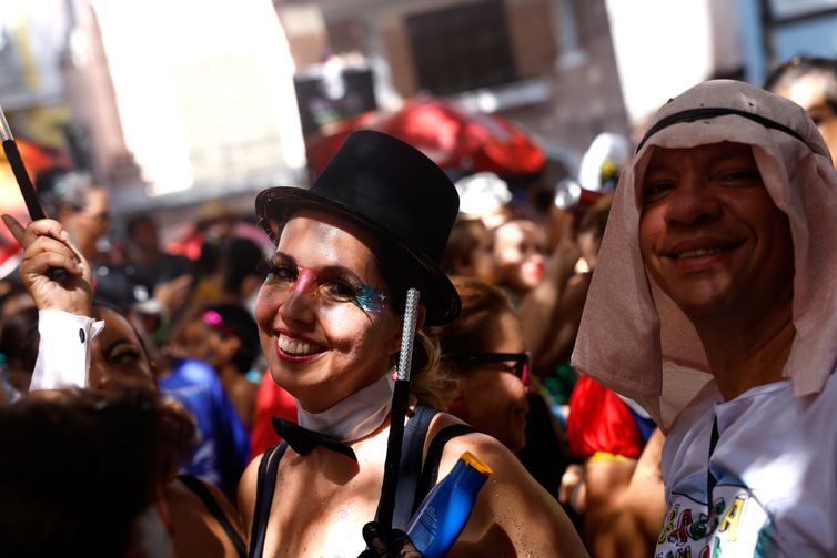 Carnaval não oficial abre pré-folia neste domingo no Rio
