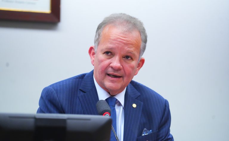 Comissão aprova novas regras para atendimento de pessoas com deficiência em concursos públicos