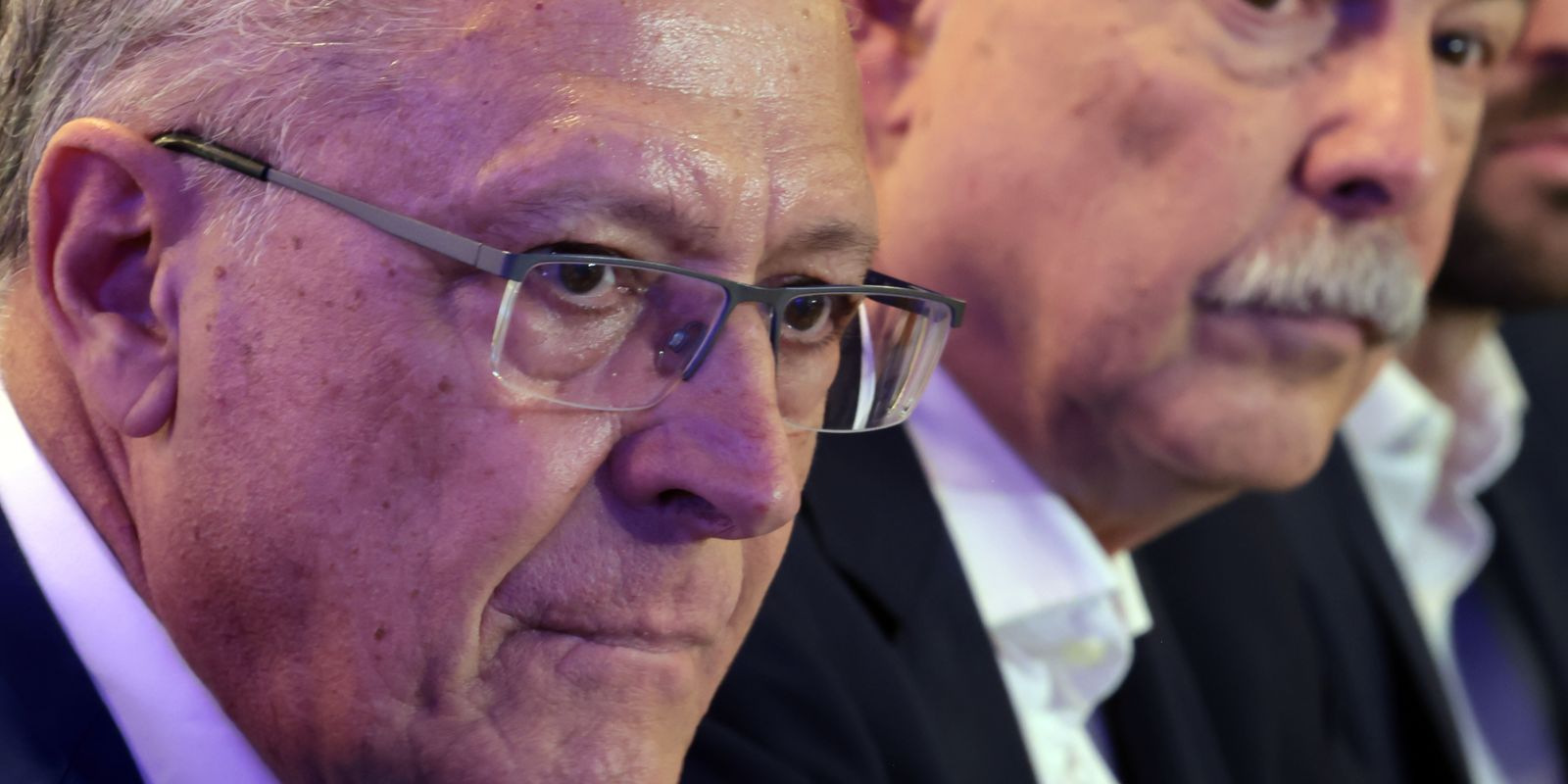 Governo federal articula plano de apoio a setores econômicos atingidos por tarifas