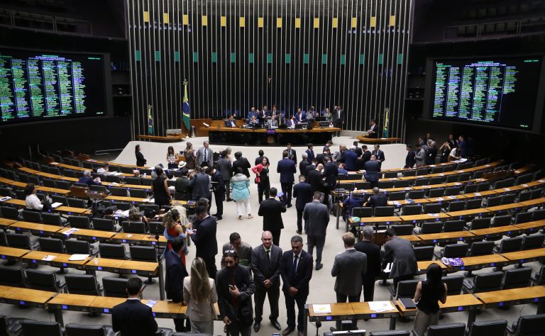 Câmara dos Deputados aprova protocolo para atendimento a vítimas de estupro
