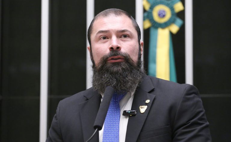 Comissão autoriza porte de arma para vigilantes fora do expediente