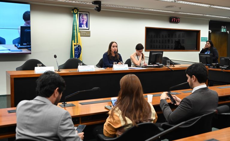Especialistas debatem o futuro do exame de proficiência médica