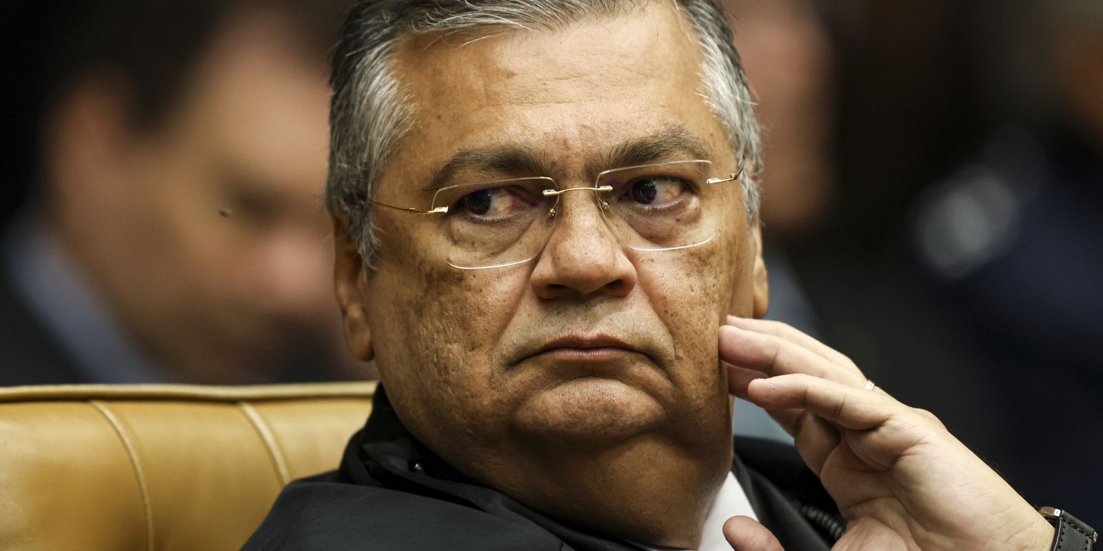 Dino autoriza exibição de documentário sobre os Arautos do Evangelho