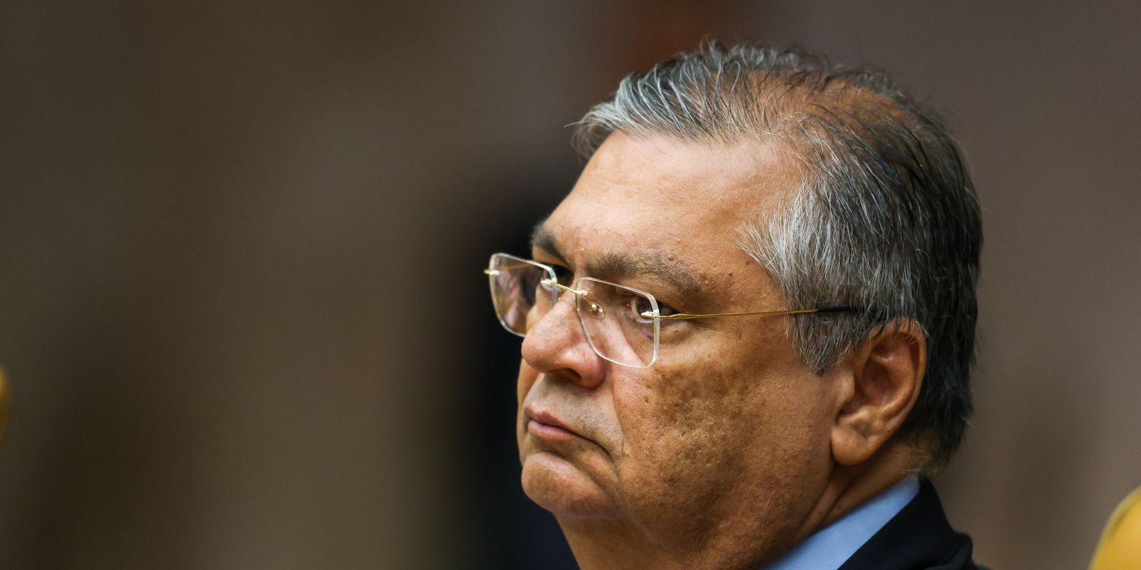 Ministro Dino suspende quebra de sigilos de Lulinha determinada pela CPMI do INSS