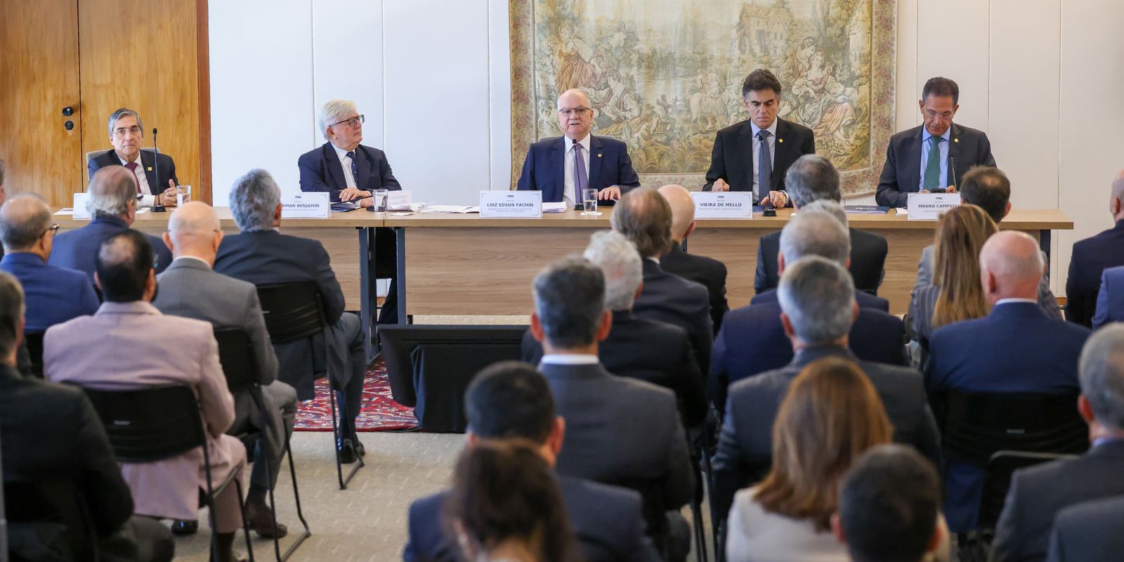 Fachin enfatiza imparcialidade judicial em meio a controvérsias