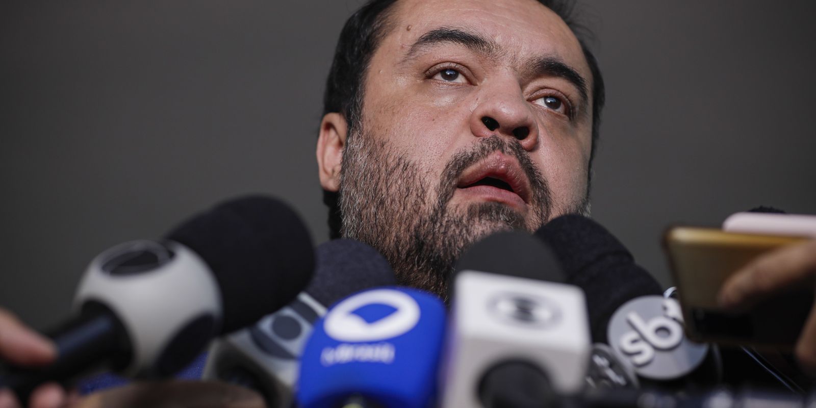 Ministro do TSE suspende análise que pode remover governador do Rio