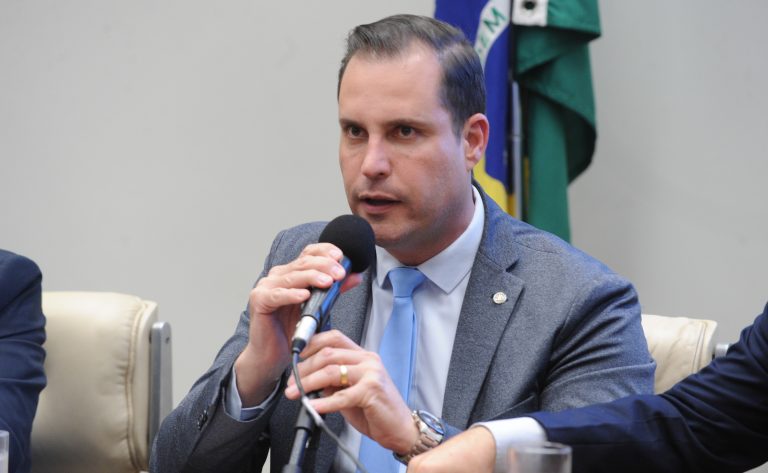 Projeto de lei busca proibir reserva de mercado na pesca esportiva e exige base científica para restrições estaduais