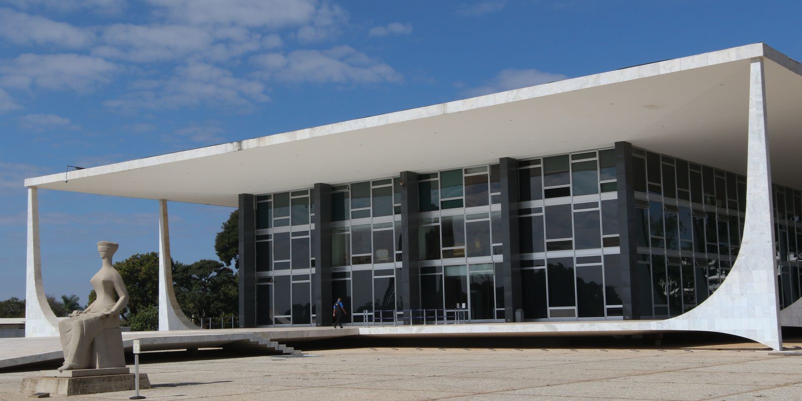 STF registra dois votos contra prisão domiciliar de Bolsonaro