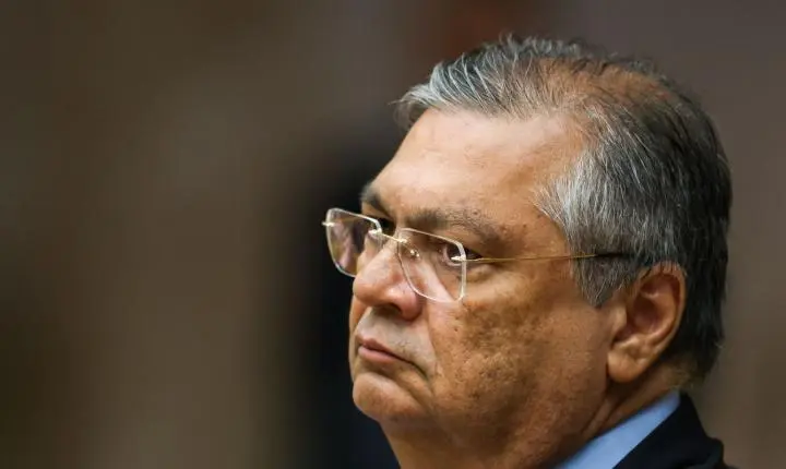 Ministro Dino suspende quebra de sigilos de Lulinha determinada pela CPMI do INSS