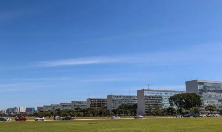 Governo reduz para R$ 7,7 bi congelamento de despesas no Orçamento