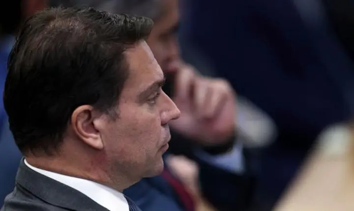 Líder do PT questiona no STF e na Câmara saída de Ramagem do país