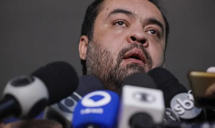 Ministro do TSE suspende análise que pode remover governador do Rio