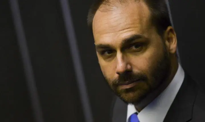 Moraes determina notificação de Eduardo Bolsonaro sobre ação penal