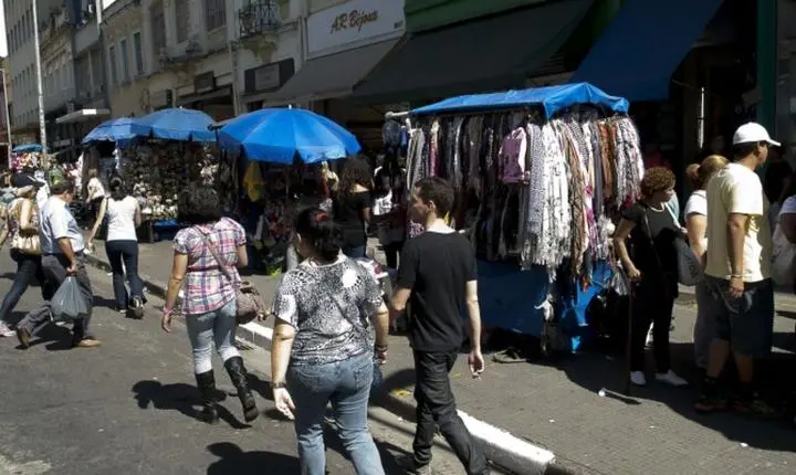 IBGE aponta redução na taxa de informalidade no mercado de trabalho brasileiro